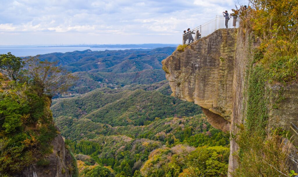 鋸山日本寺