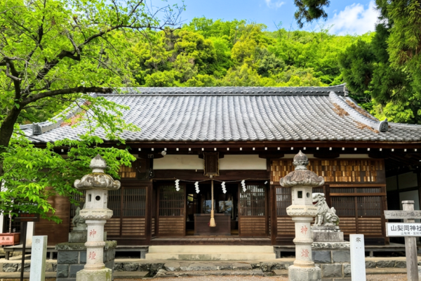 山梨岡神社
