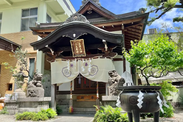 東神社