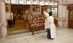 尾陽神社 人形供養