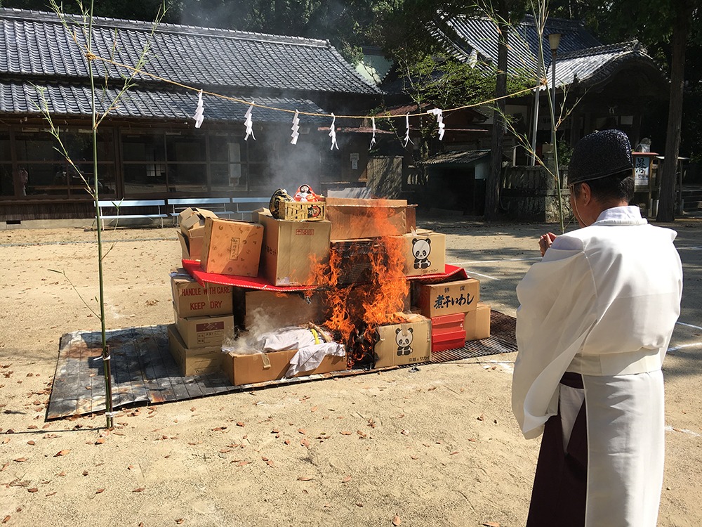 日和佐八幡神社 美波町 人形供養