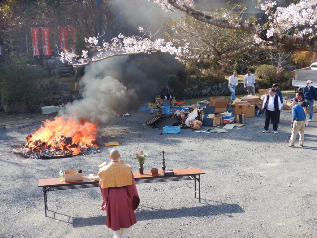 清昌寺「人形供養」