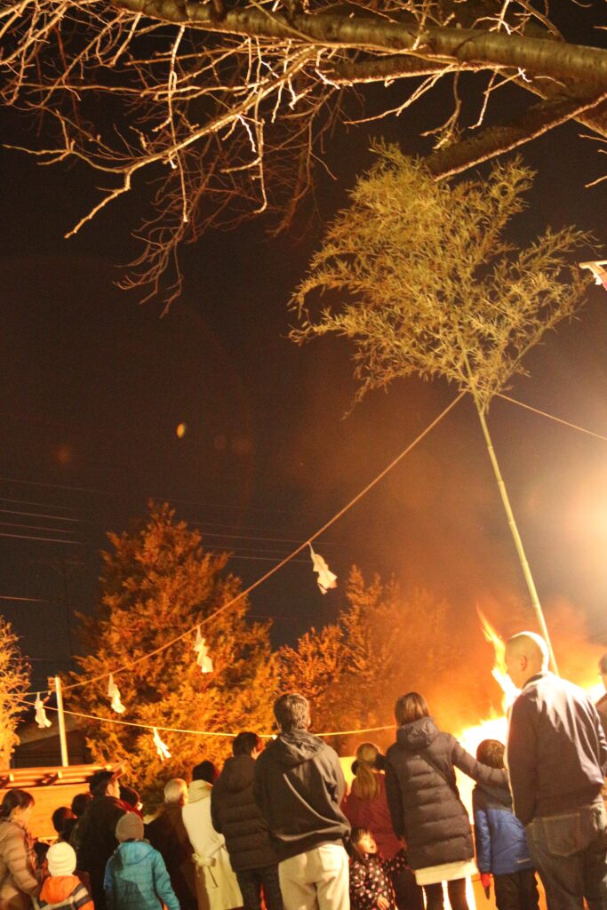 鎮守氷川神社「どんど焼き神事」｜川口市