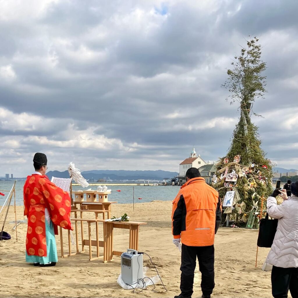 百道浜「どんど焼き」｜福岡市早良区