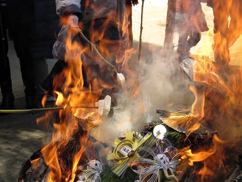 松戸神社「どんと焼き祭」｜松戸市