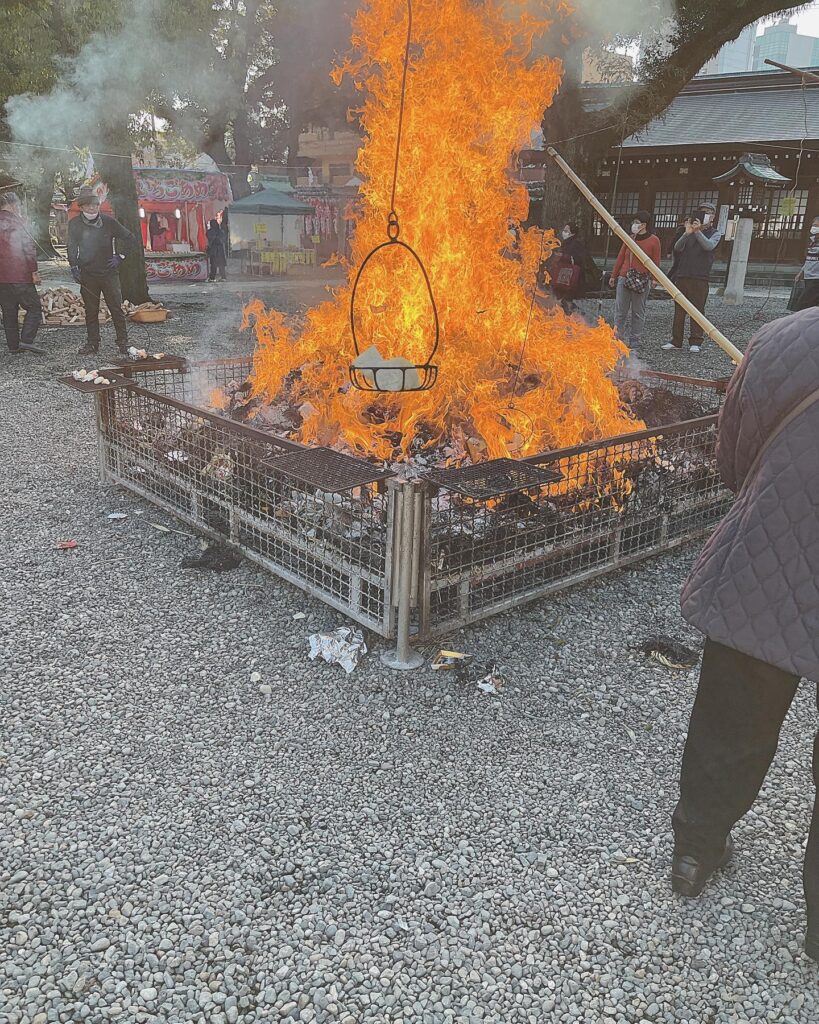 真清田神社「どんど焼（左義長）」｜一宮市
