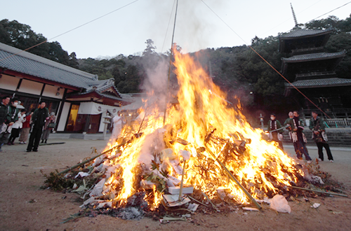 熊野神社「とんど焼き」|倉敷市