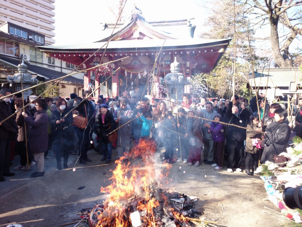 越谷香取神社「どんと焼き」｜越谷市